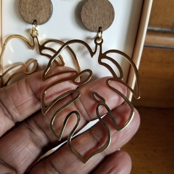 C & C California Gold Leaf Tropical Wood Dangle Drop Boho Chic Earri… - Picture 6 of 6